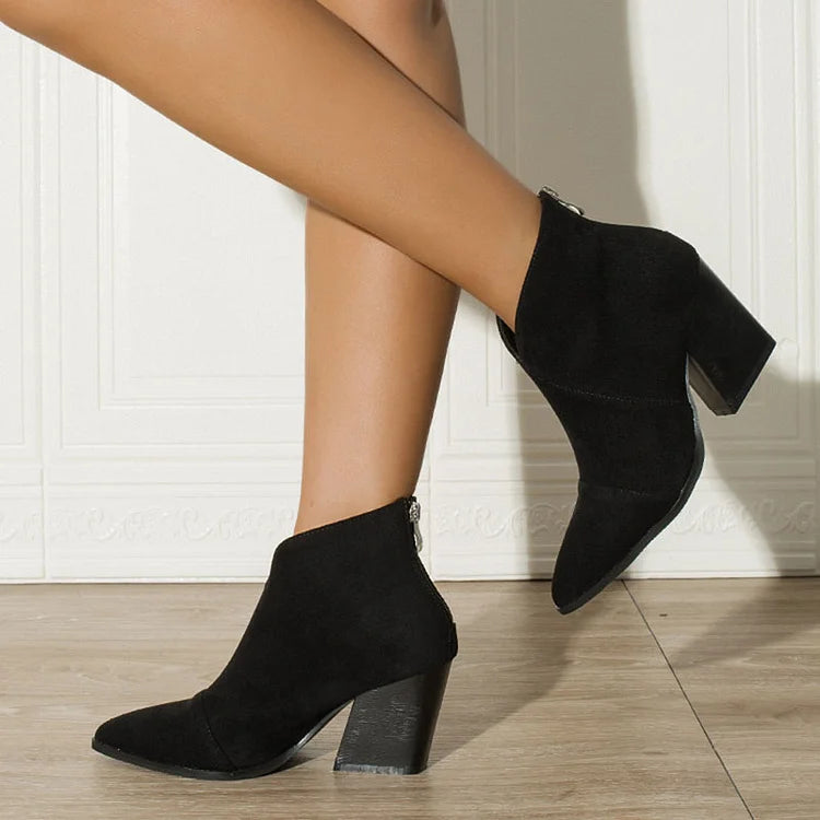 POINTED ANKLE BOOT