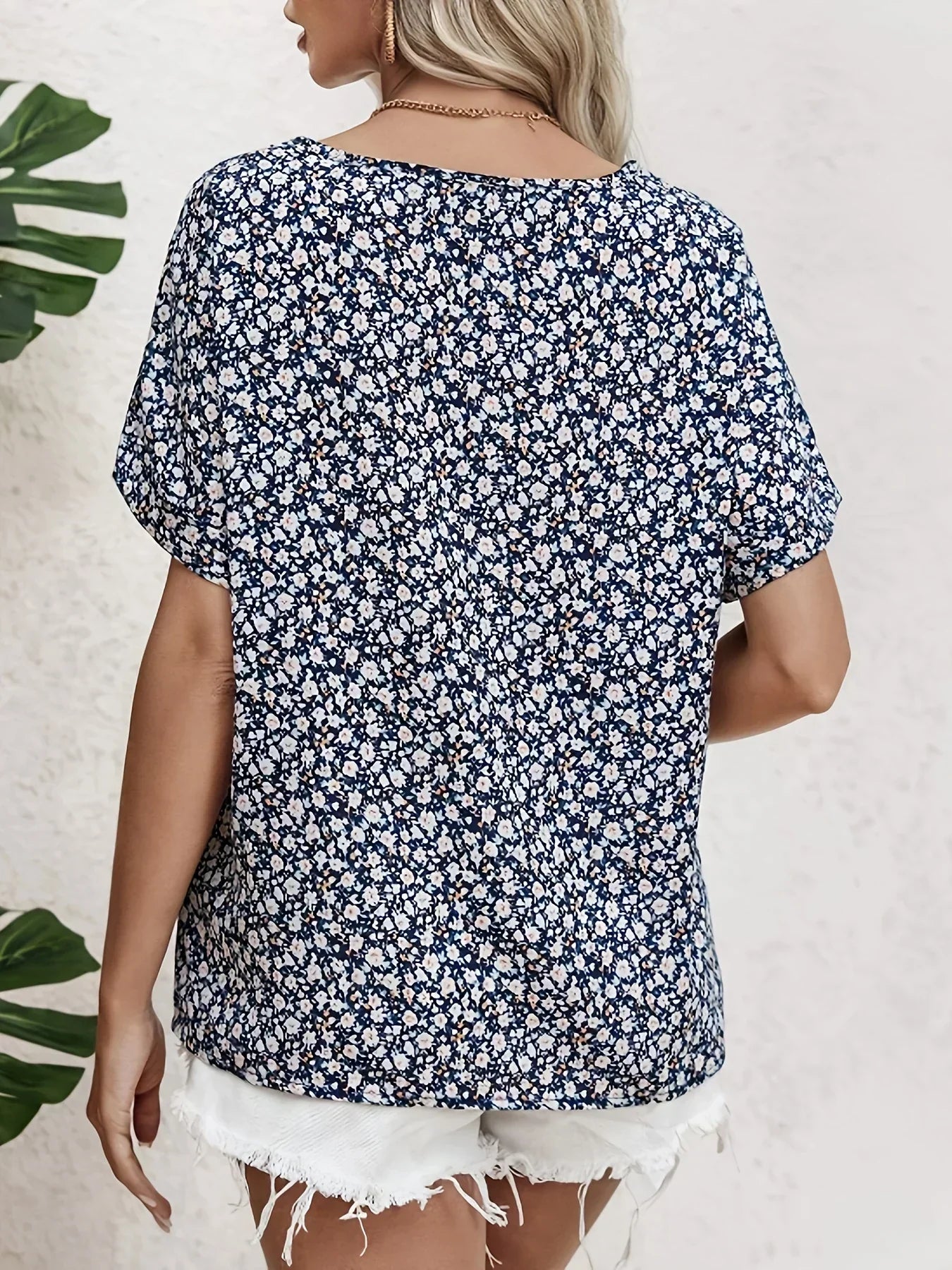 Emily | Elegant Floral Pattern Top