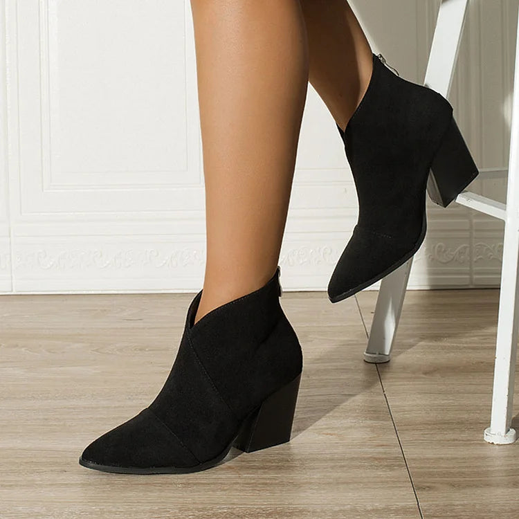 POINTED ANKLE BOOT